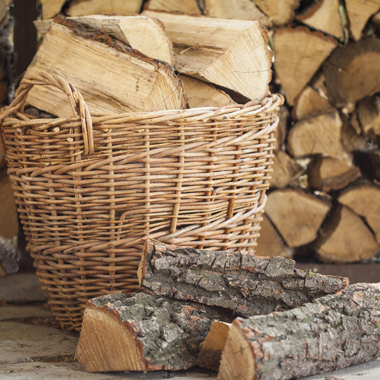 Дрова сосна. Осиновые дрова. Дрова использование. Дрова швырок. Красивая укладка дров.